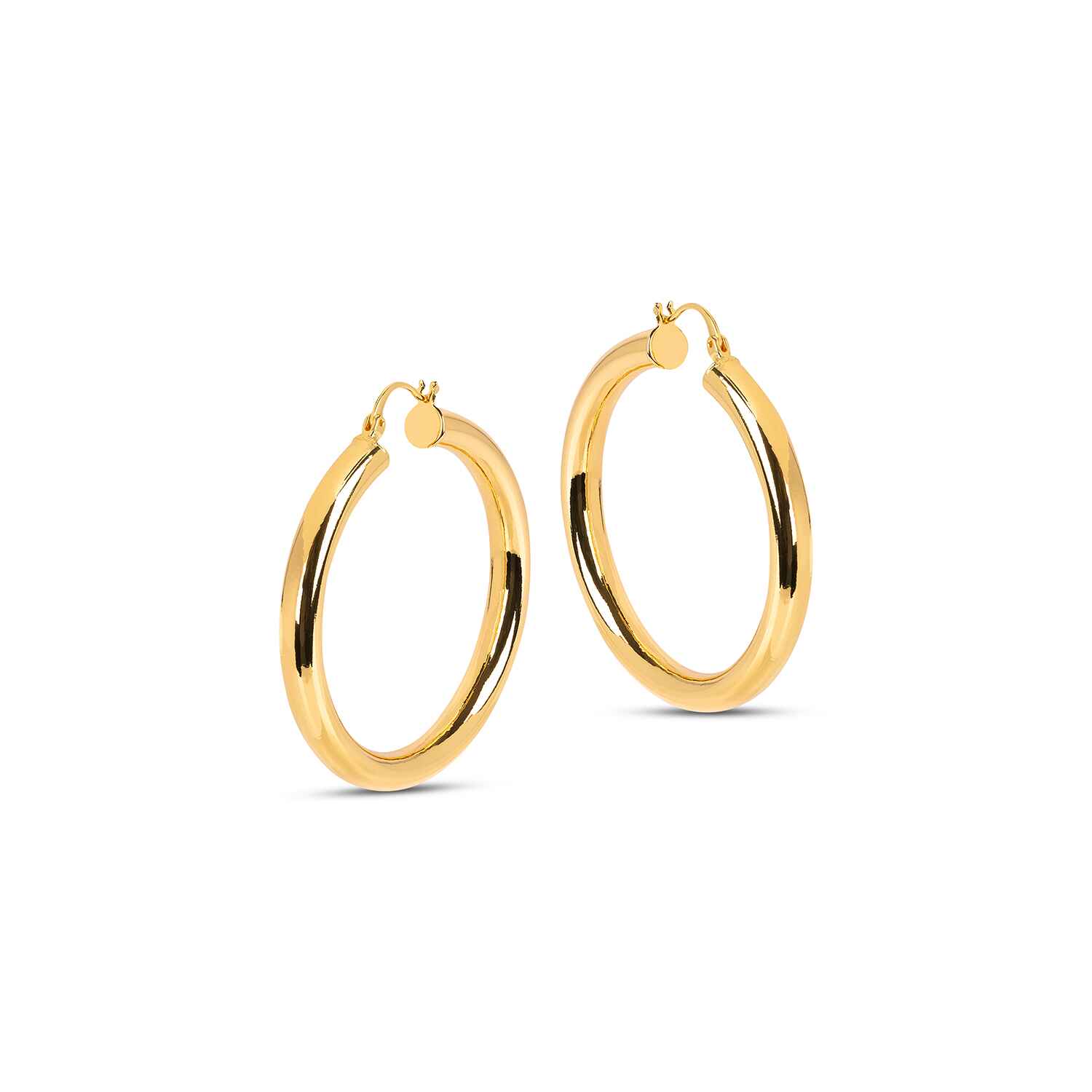 An upgrade on a classic silhouette, the Lola Extra Large Hoops are the boldest tunnel hoops in our collection. Light weight and handcrafted with sustainable materials, they are a must have for an instant statement ear.